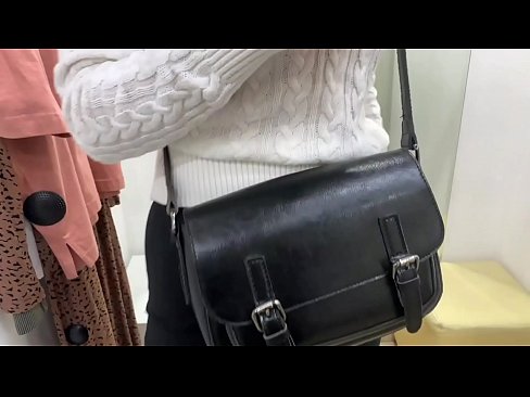 ❤️ Јавна мастурбација младе кучке ФералБерри са дилдом у соби за мерење ❤ Анални порно на sr.porno-negrov.ru ❤